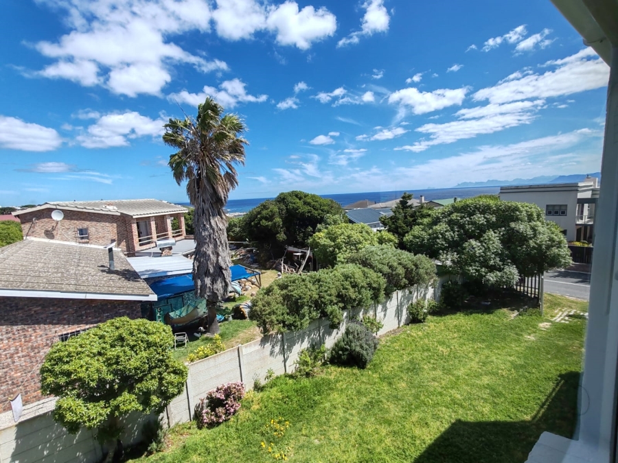 4 Bedroom Property for Sale in De Kelders Western Cape